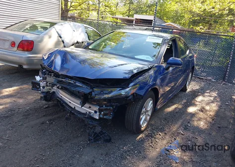 2025 Toyota Camry Le from USA, damaged, VIN 4T1DAACKXSU156104